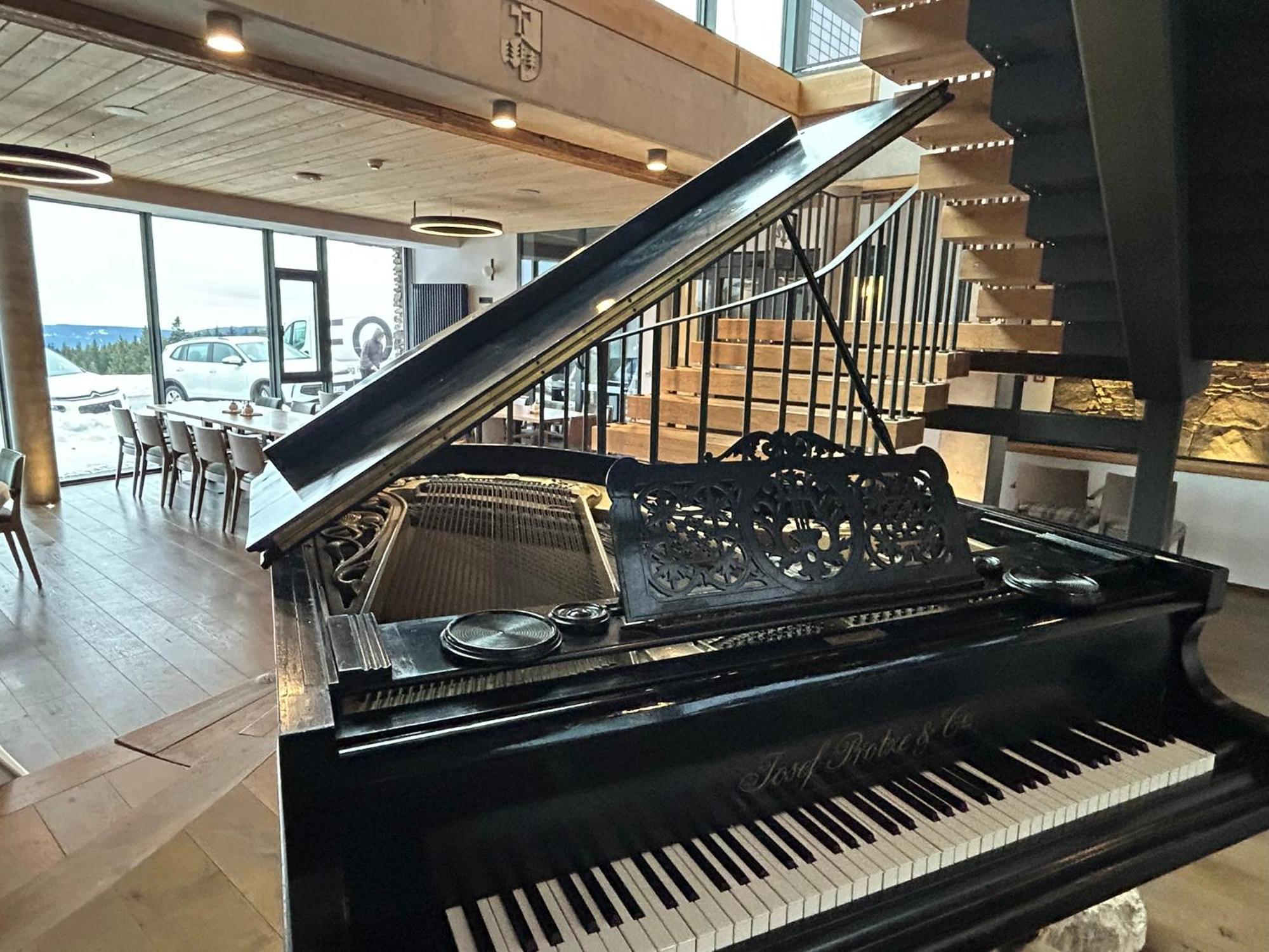 Erlebachova Bouda, Hotel - Resort Svaty Frantisek Spindleruv Mlyn Exterior foto
