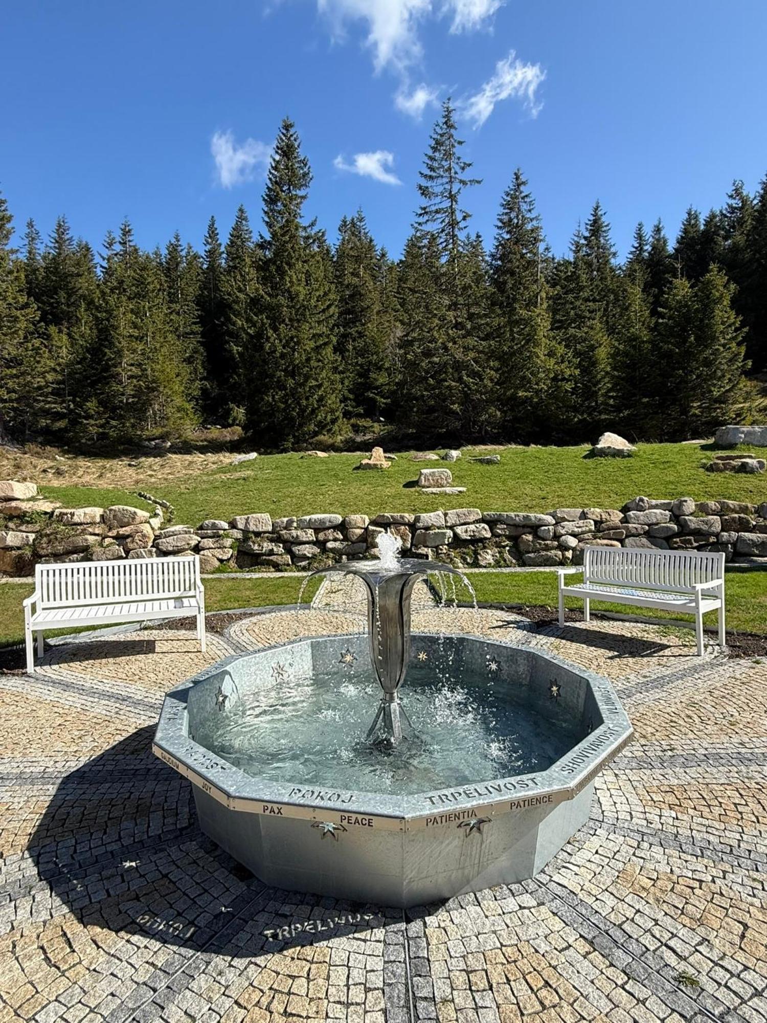Erlebachova Bouda, Hotel - Resort Svaty Frantisek Spindleruv Mlyn Exterior foto